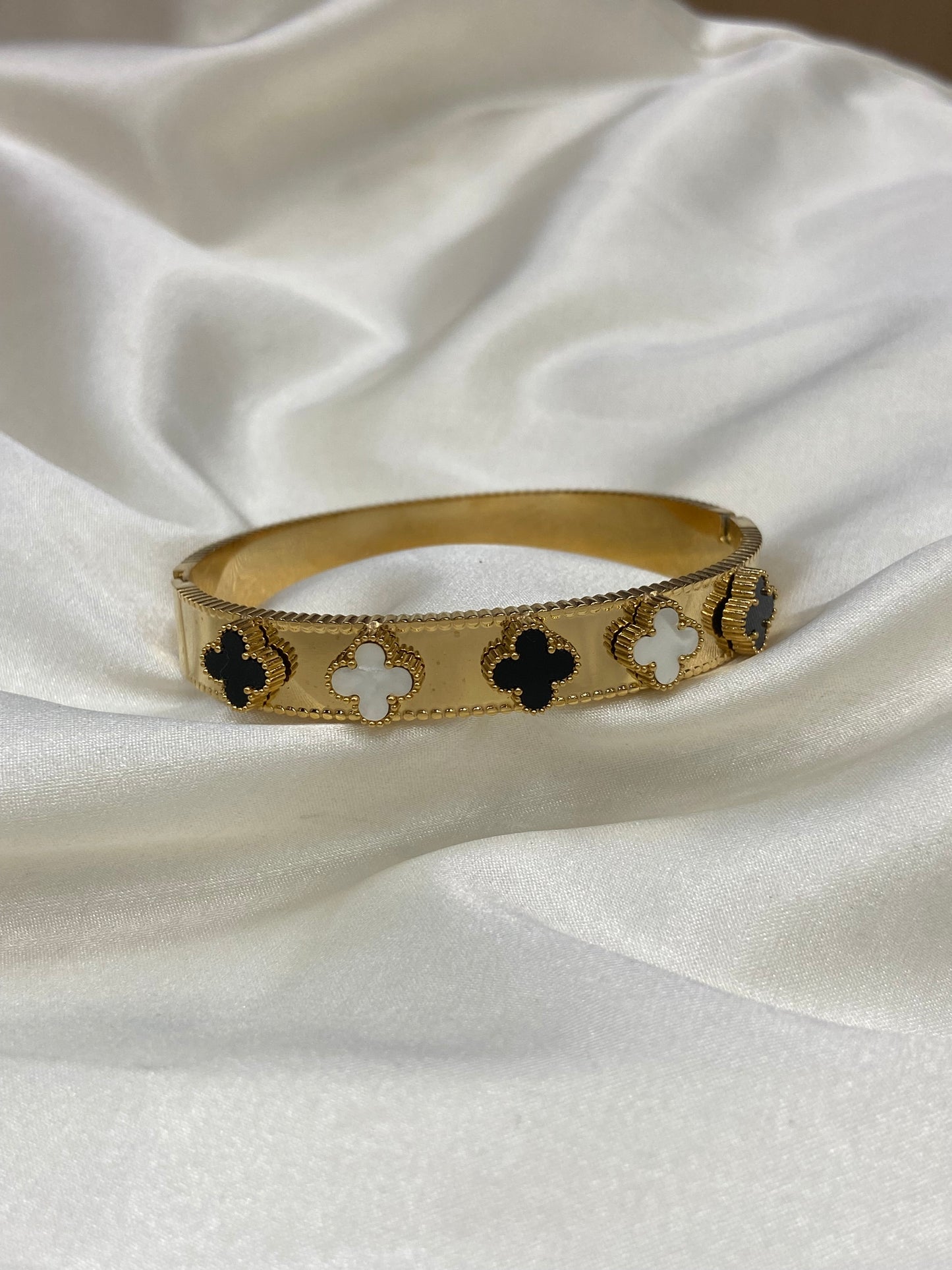 Multi Clovers Stainless Steel Gold Bangle