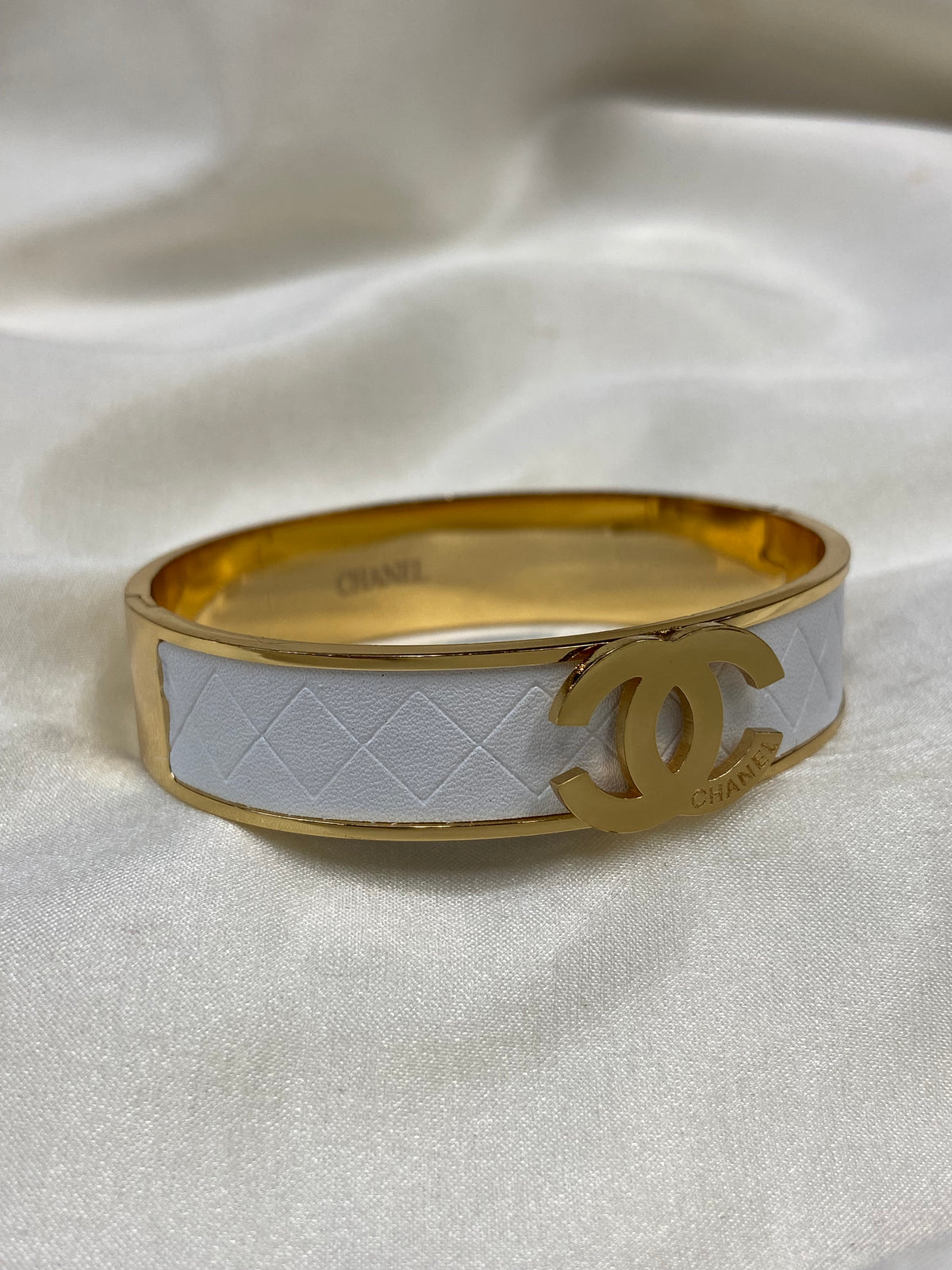 CC White Quilt Stainless Steel Gold Bangle