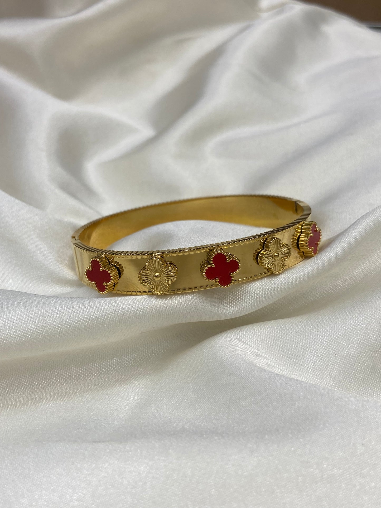 Multi Clovers Stainless Steel Gold Bangle
