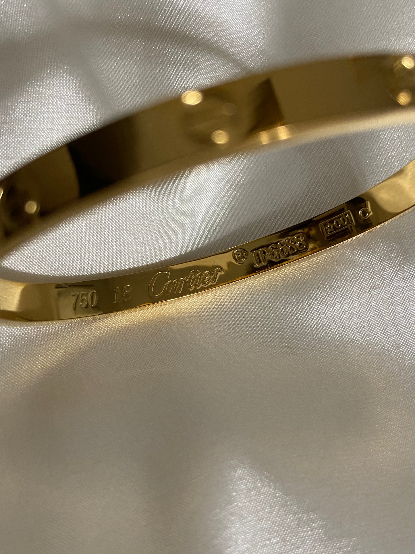 Carti Stainless Steel Bangle - 6mm engraved