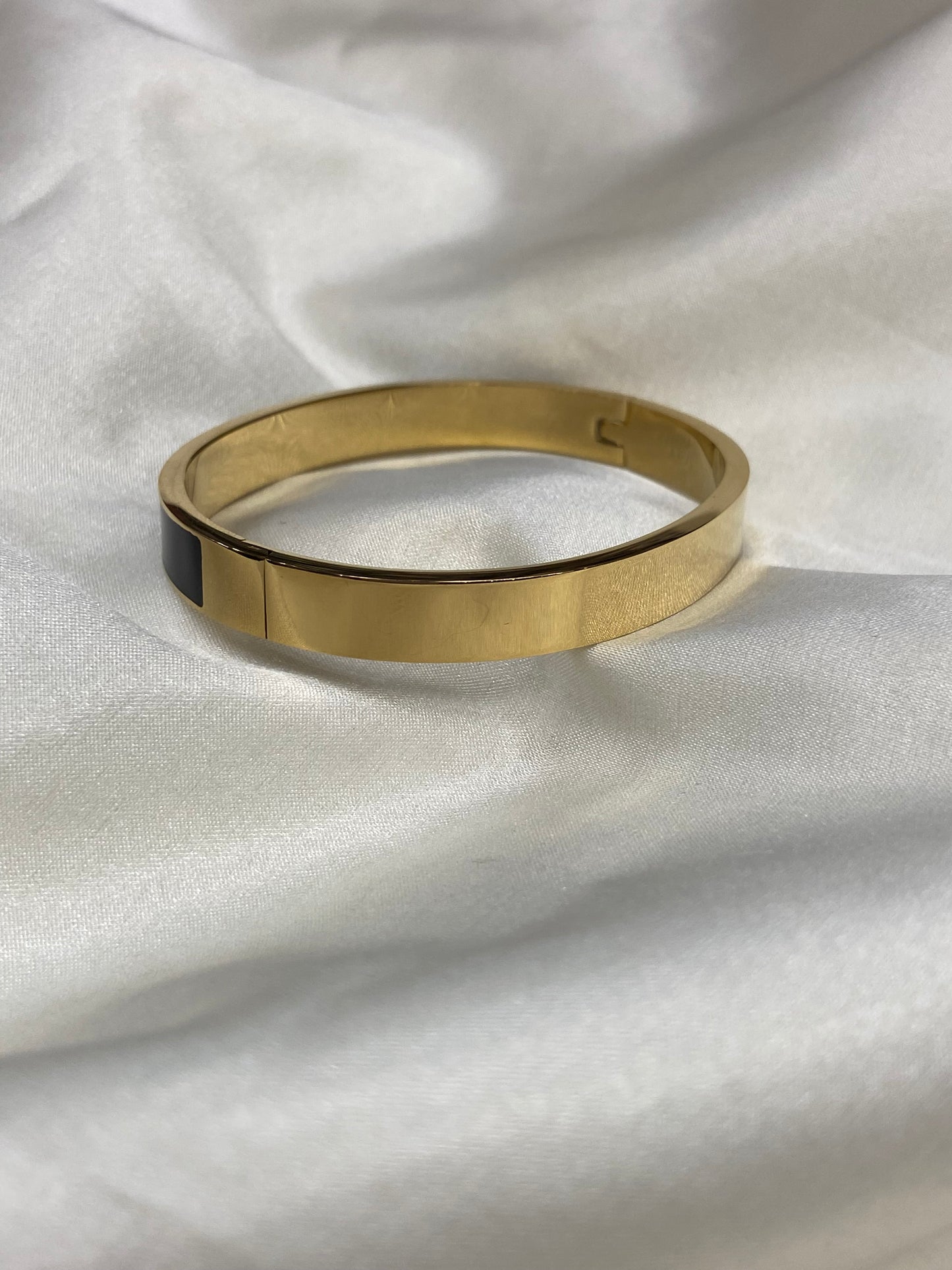 CD Plain Black Stainless Steel Gold Bangle