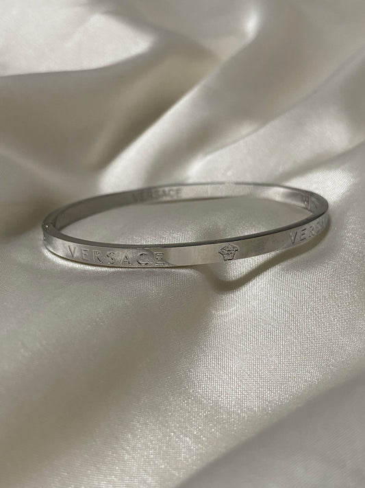 Versa Stainless Steel Silver Thin Bangle